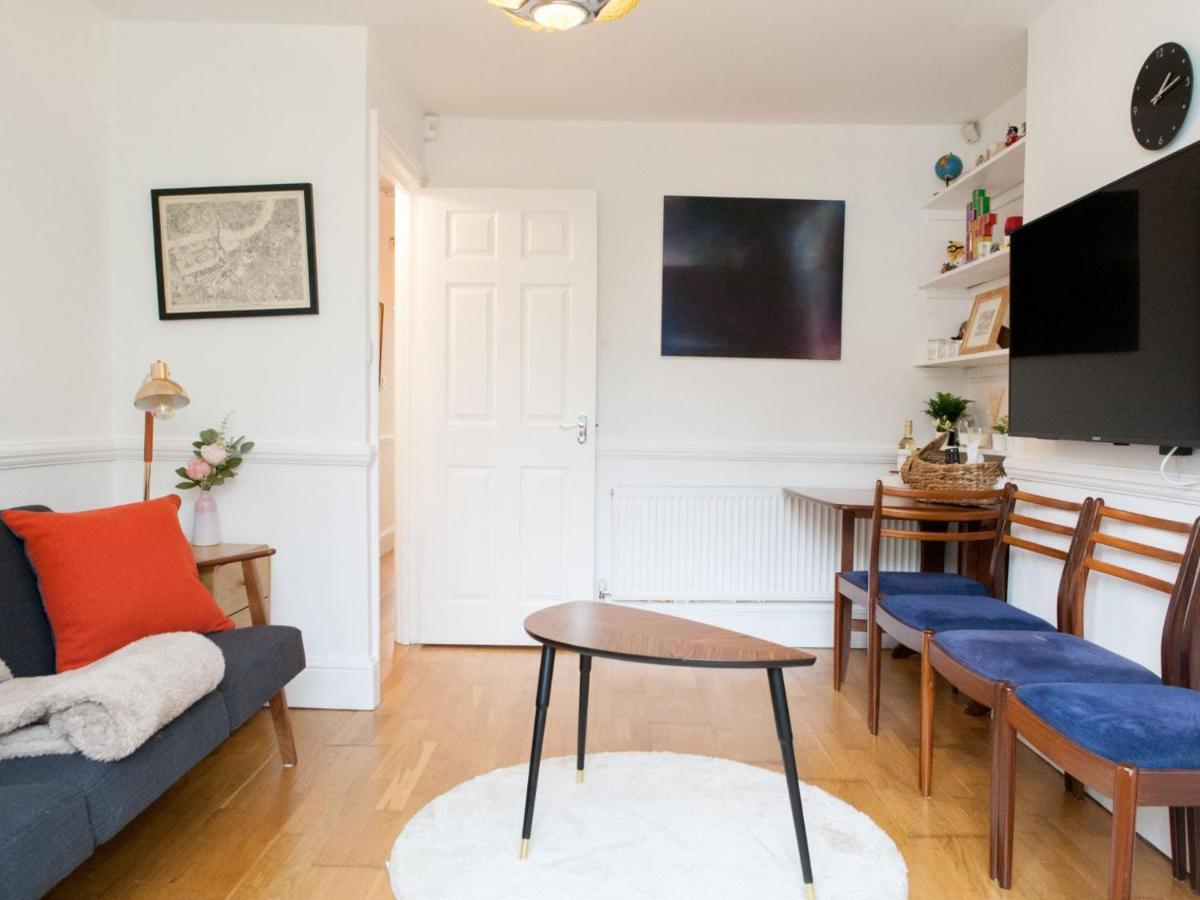 Pass The Keys Garden Apartment In Stockwell London Exterior photo
