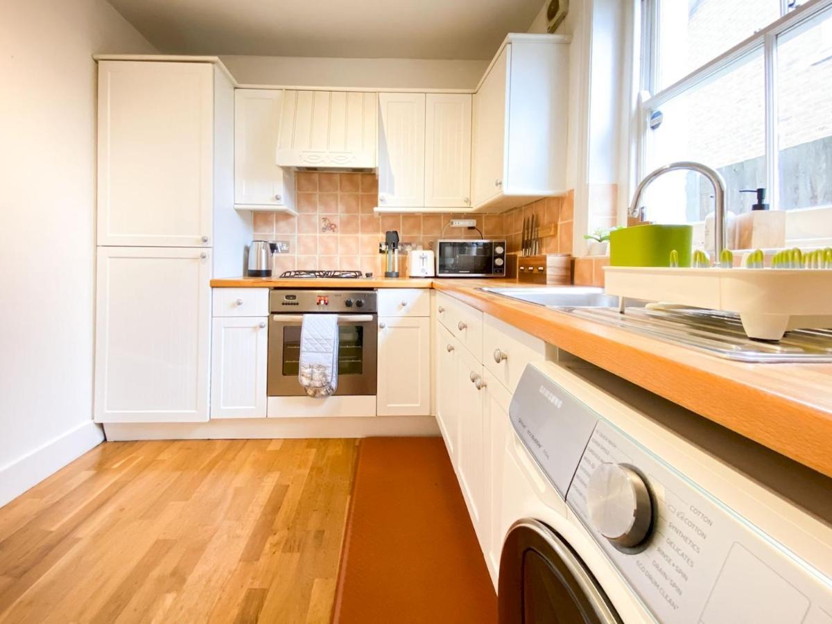 Pass The Keys Garden Apartment In Stockwell London Exterior photo