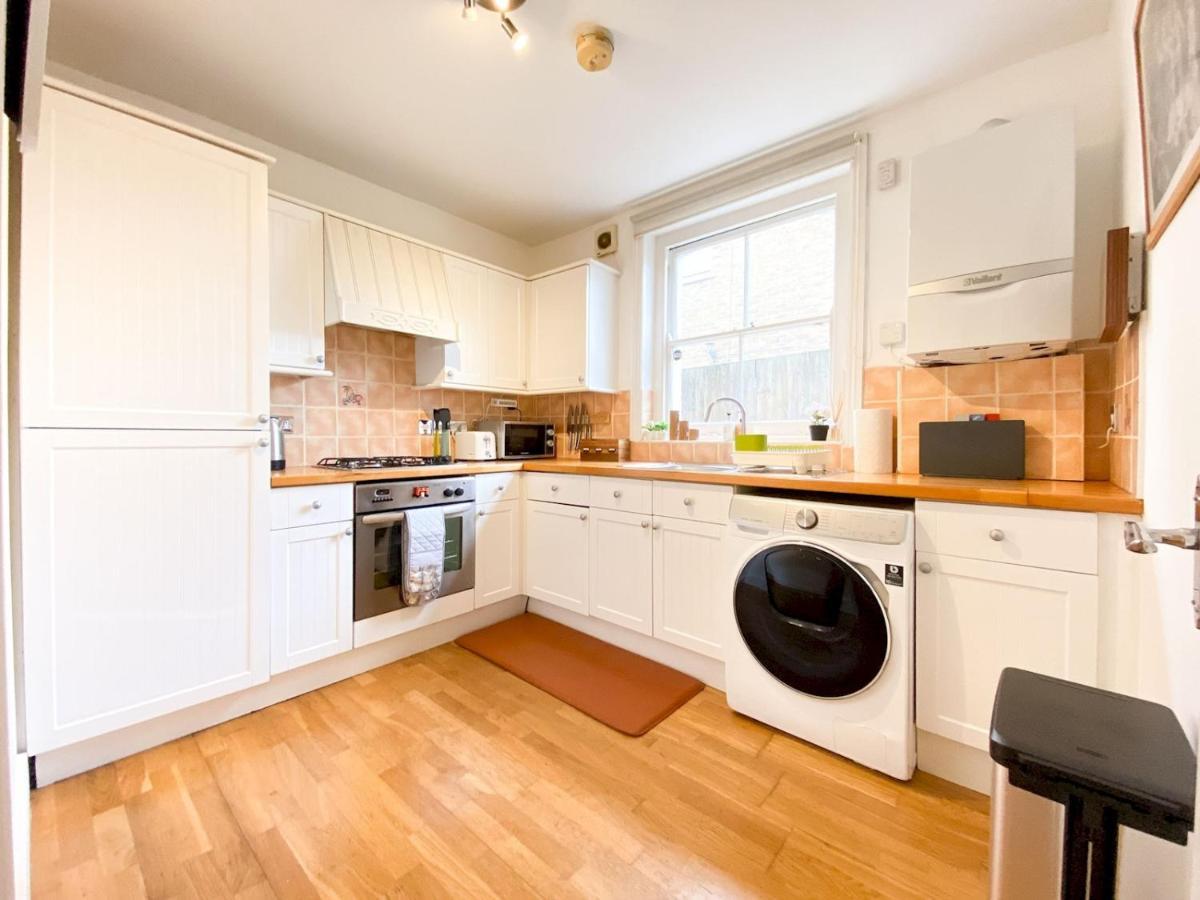 Pass The Keys Garden Apartment In Stockwell London Exterior photo